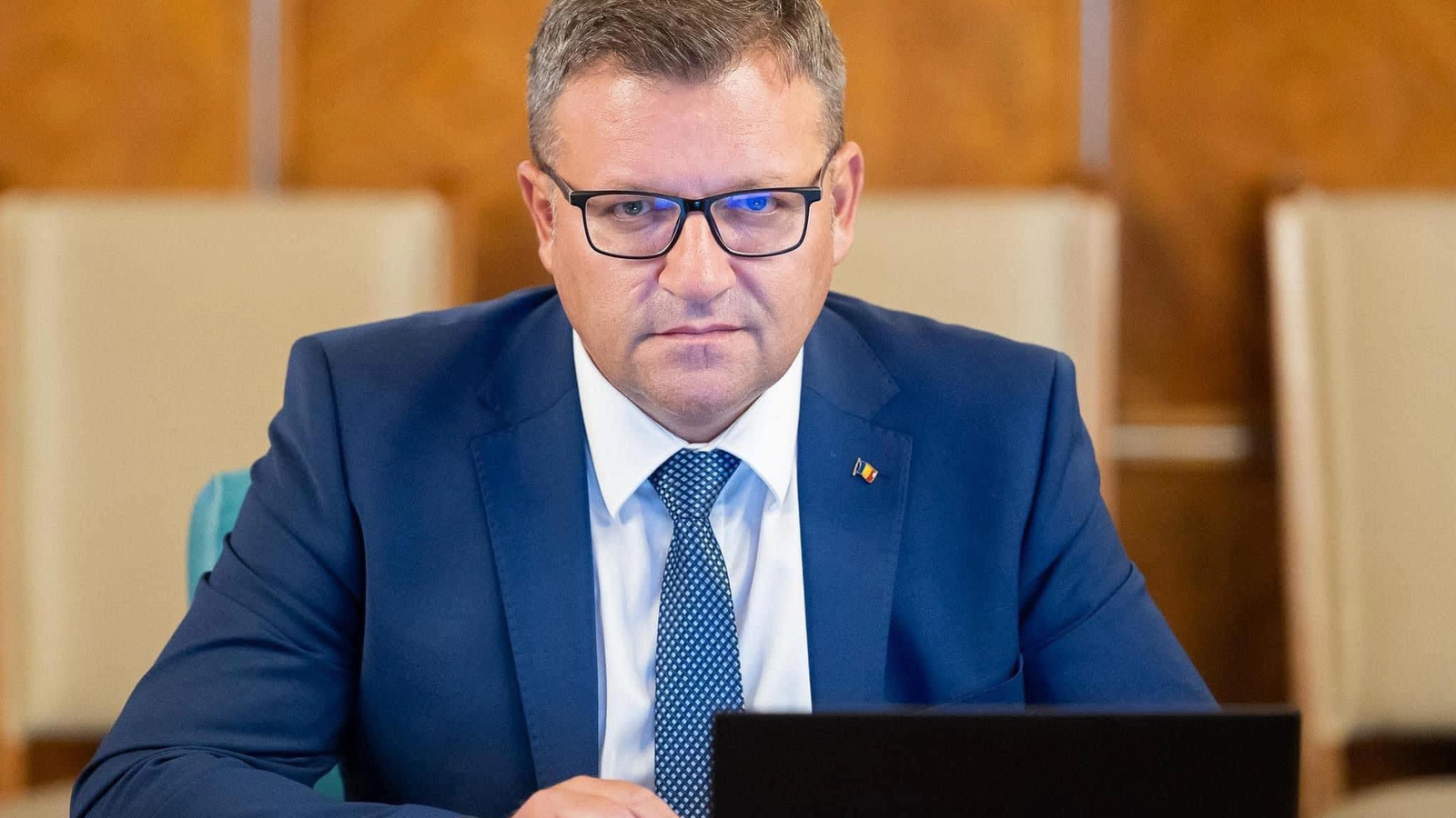 budai pnl si usr lupta pentru functii in timp ce romanii resimt austeritatea