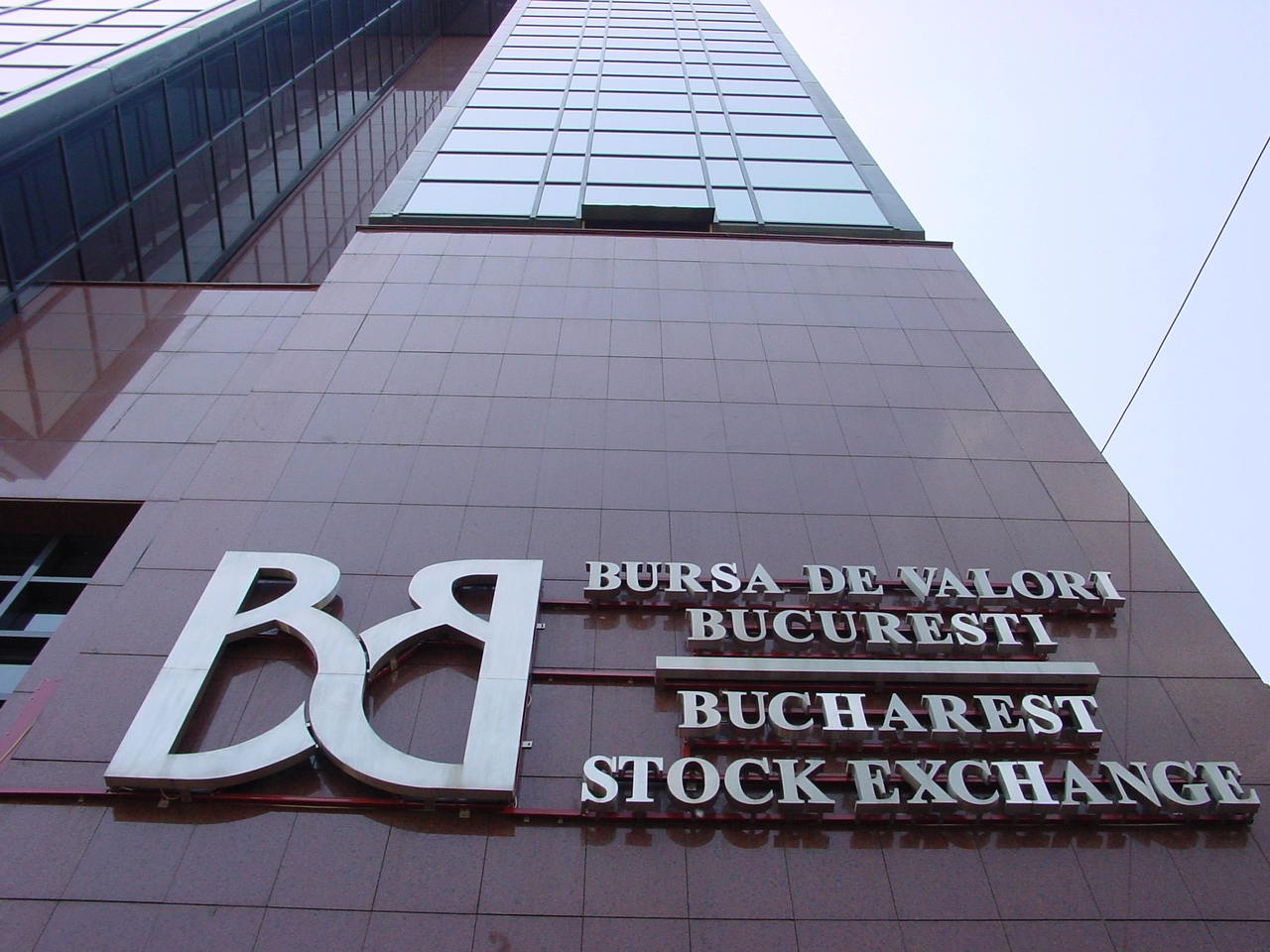 capitalizarea bursei de valori bucuresti a scazut cu peste 18 miliarde de lei intr o saptamana