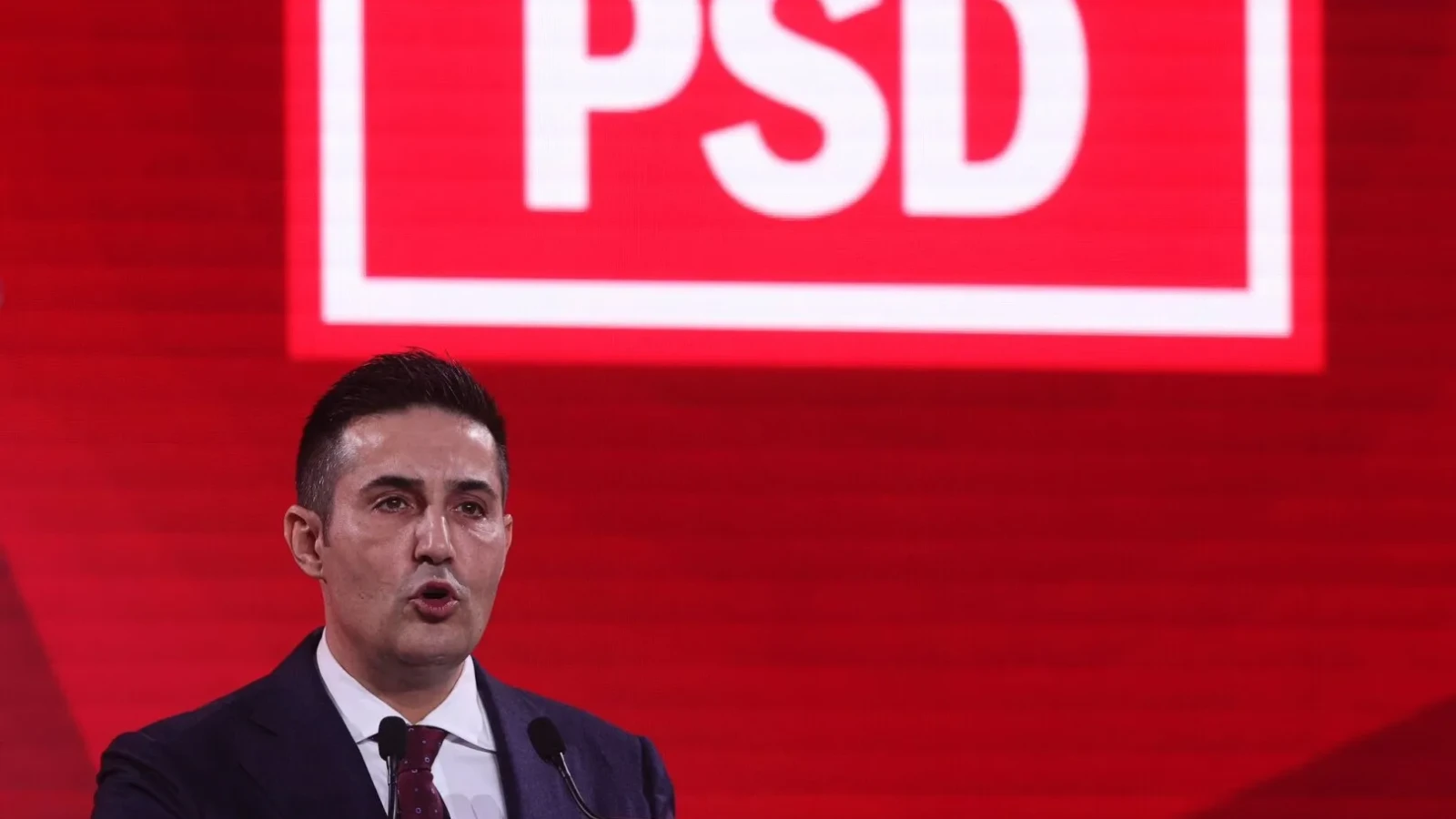claudiu manda il chestioneaza pe ilie bolojan despre sensul notiunii de tara in contextul esecului legii salarizarii