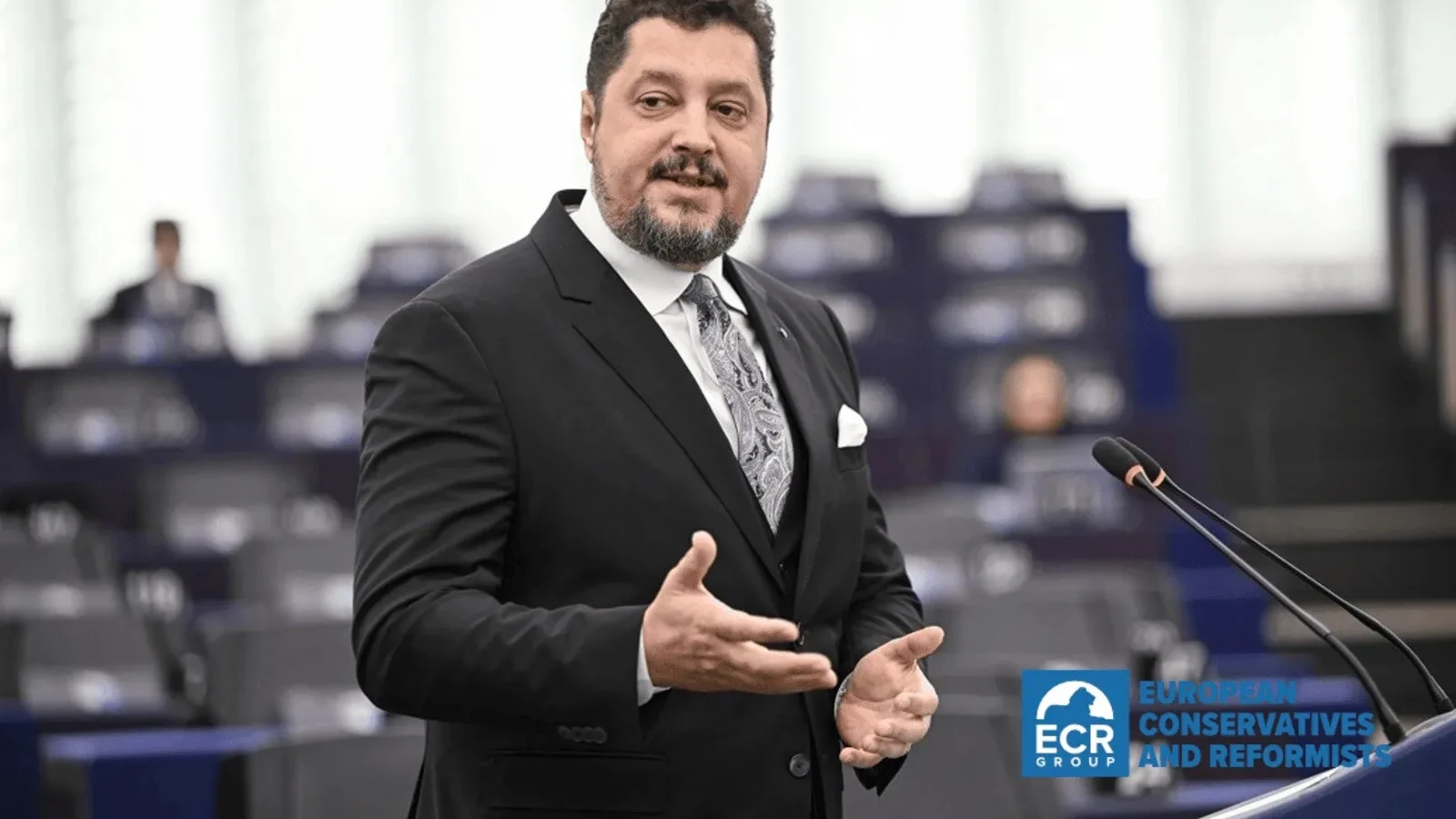 claudiu tarziu denunta intentia guvernului de a vinde actiuni la companii strategice