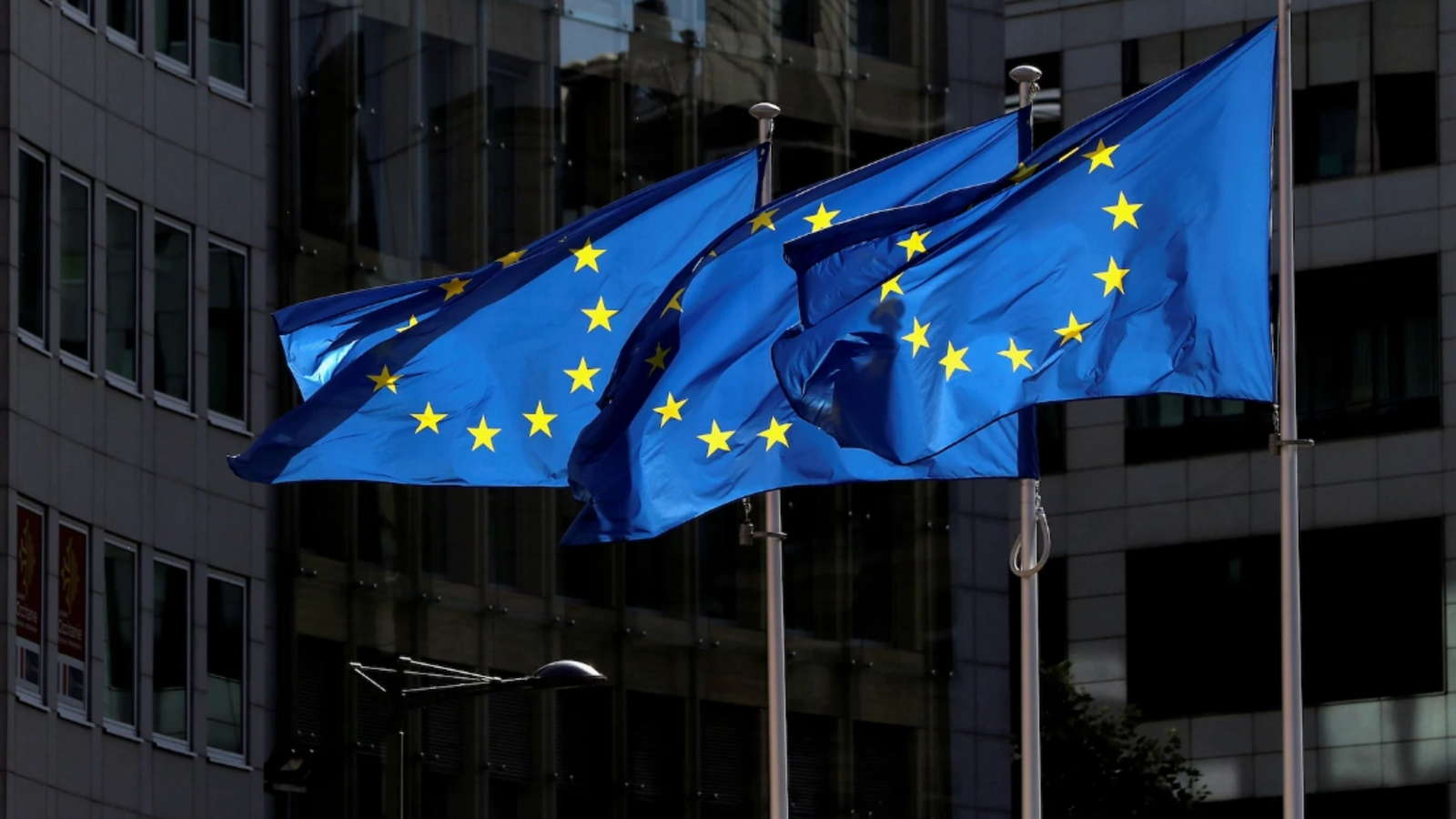 comisarul ue dombrovskis avertizeaza economia europeana inca vulnerabila la un soc stagflationist