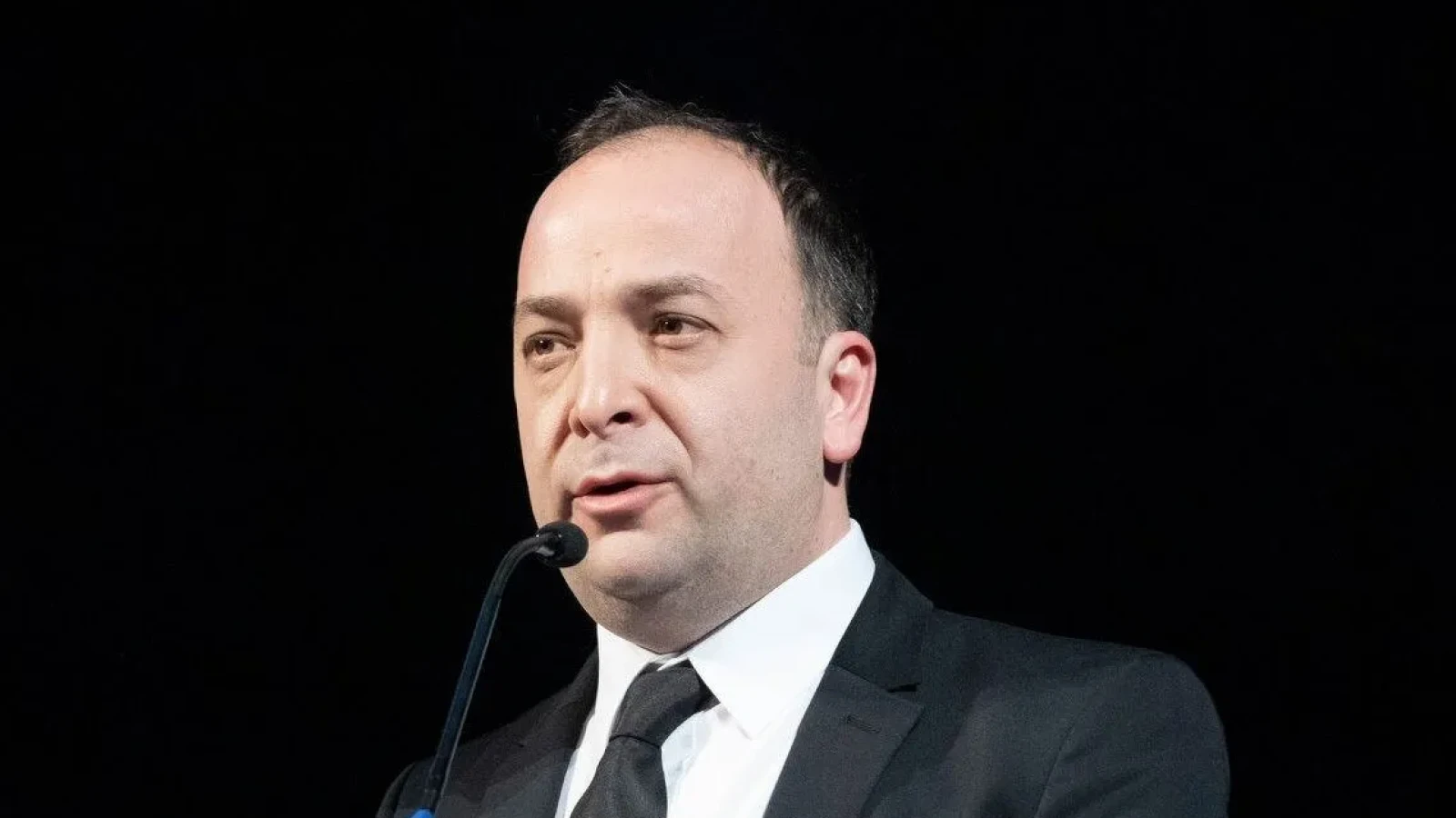 impactul majorarilor salariale adrian negrescu semnaleaza un plus de 4 miliarde de lei si riscul coborarii romaniei in categoria junk