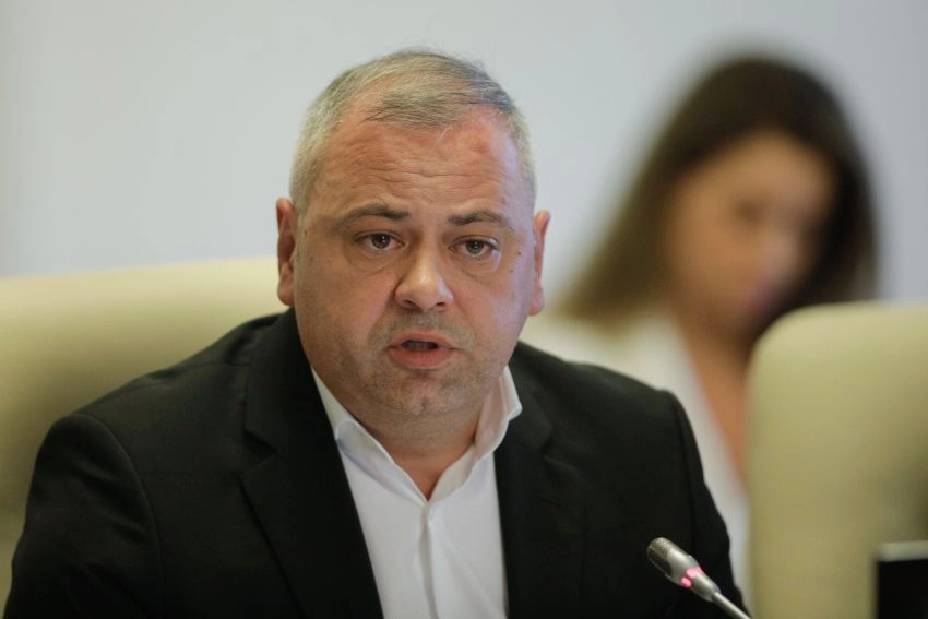 mecanism nou pentru motorina redusa la fermieri pret intre 4 si 4 5 lei pe litru