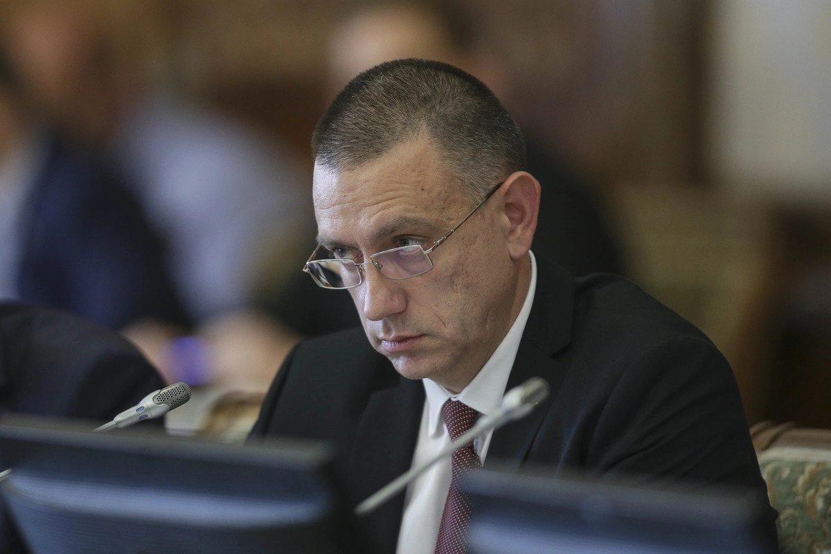 mihai fifor solicita demisia premierului ilie bolojan acuzand guvernarea de blocaj permanent