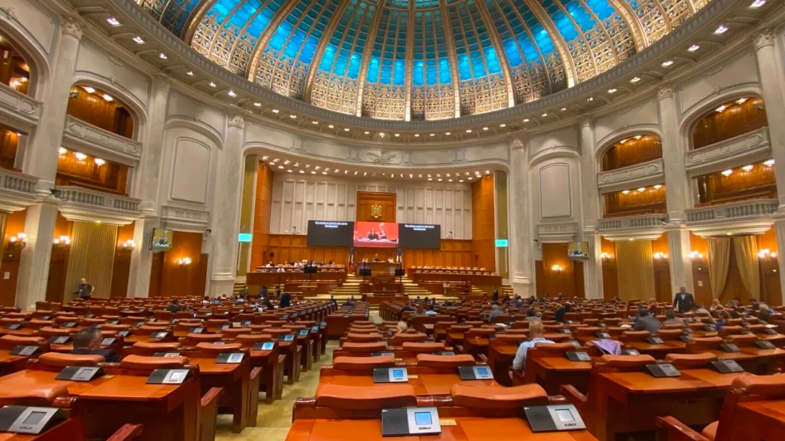 parlamentul in fata unor decizii cheie legea ani revine la vot iar viitorul salarizarii bugetare ramane incert