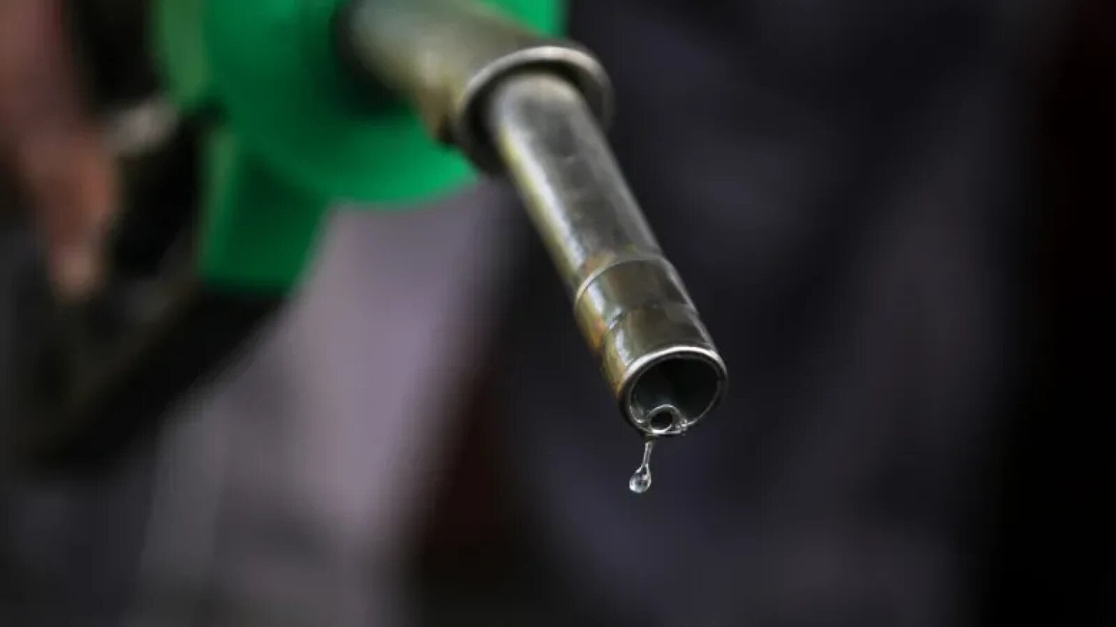 scumpire record la carburanti benzina standard a urcat la 9 79 lei pe litru iar motorina a depasit 10 lei in toate statiile