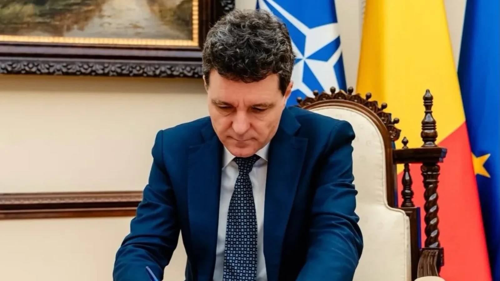 ziua limbii romane presedintele nicusor dan a conferit distinctii inalco paris si profesorului alexandru mardale